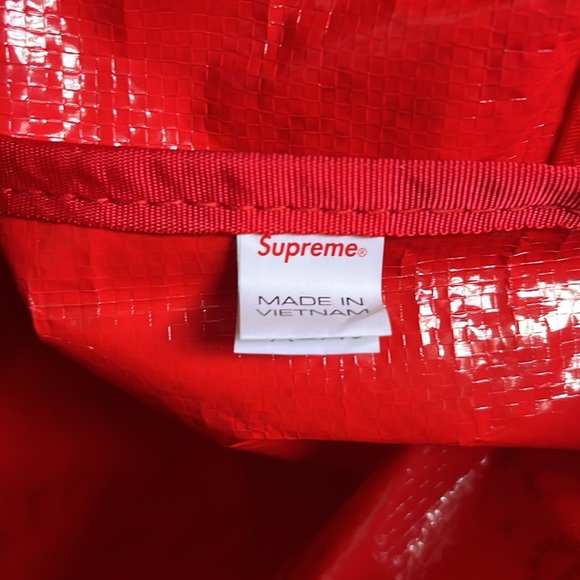 Supreme SS/21 Red Bandana Tarp Large Duffle Bag - Picture 12 of 14